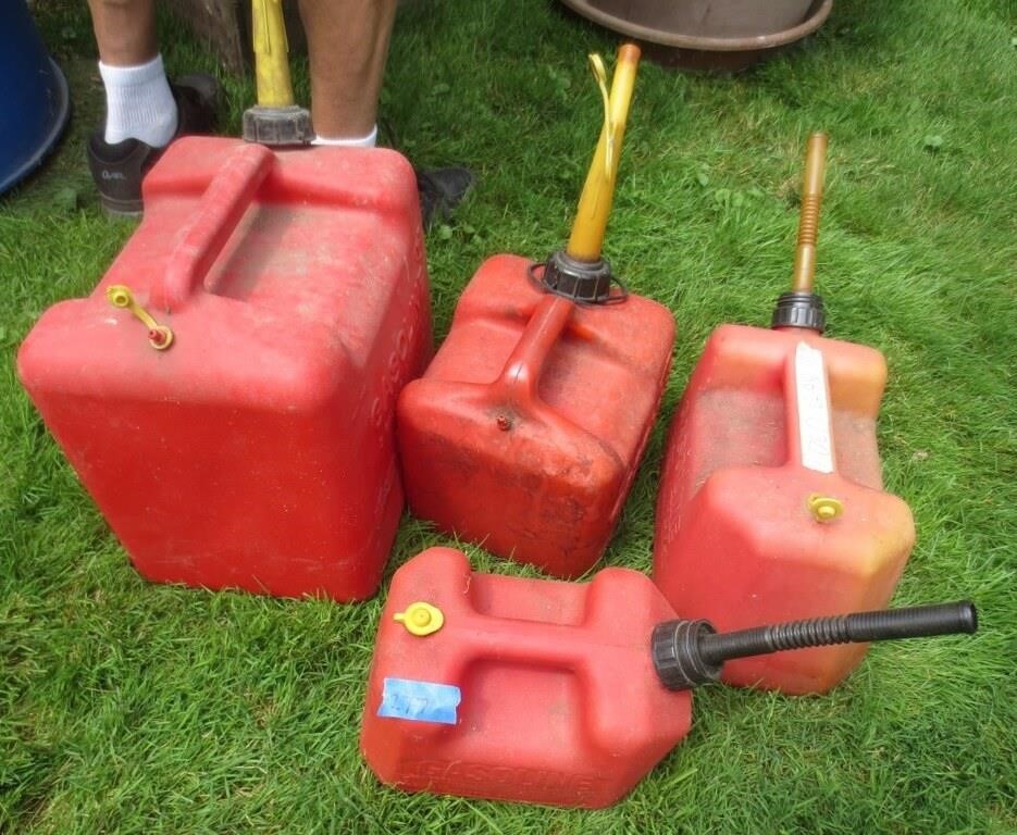 4 gas cans