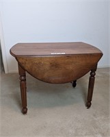 ANTIQUE WING TABLE