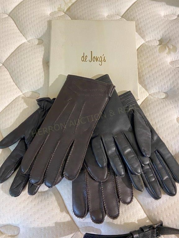 De Jong's Gloves