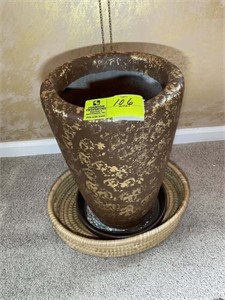 Ceramic flower pot 19 in tall with wicker basket