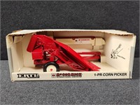 1:16 ERTL McCormick IH 1-Pr Corn Picker