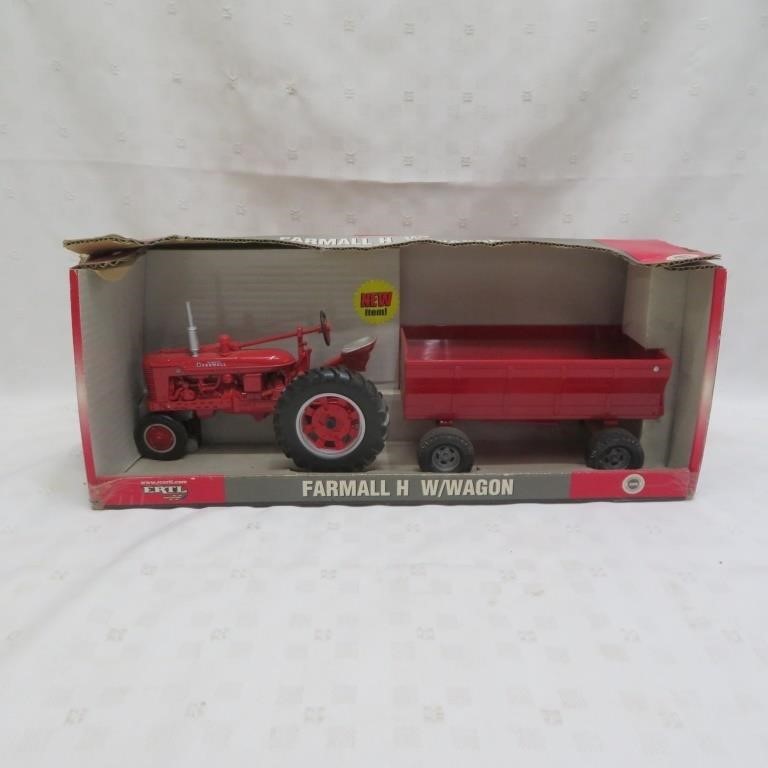 Farmall H W / Wagon - Ertl - Diecast - Box Damage