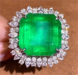 15.7ct natural emerald ring in 18K gold