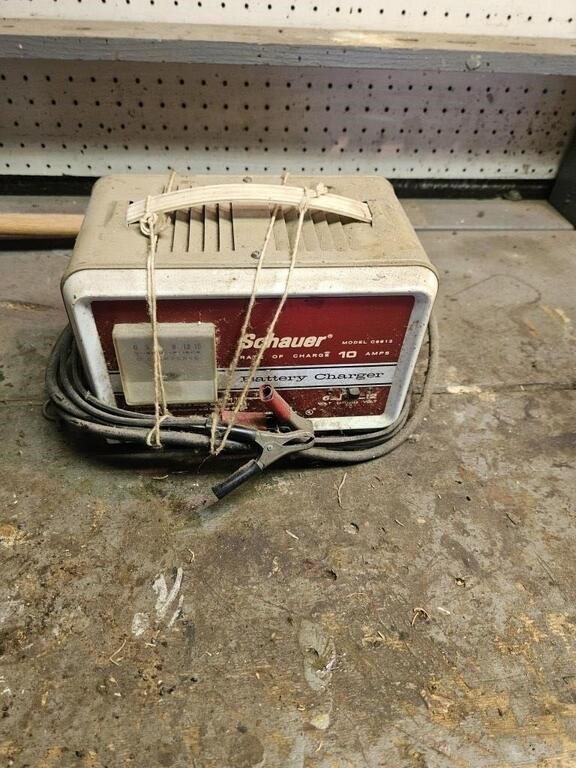 Vintage Schauer 10 Amp Battery Charger