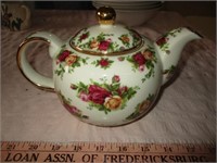 Royal Albert "Old Country Roses" Teapot
