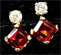 $250 10K  Garnet(0.4ct) Diamond(0.06ct) Earrings
