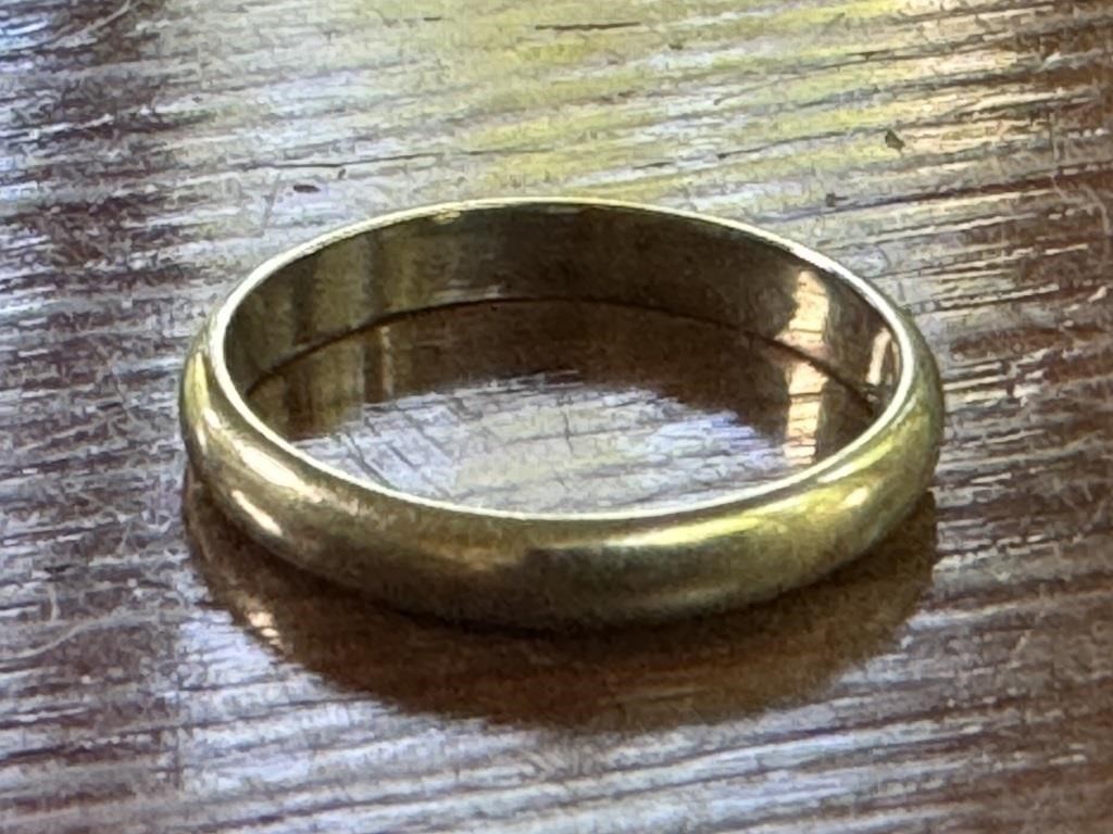 18K Gold Ring 2.2 dwt