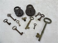 Lot of Vintage Padlocks & Skeleton Keys