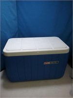 Clean blue and white Coleman polylite cooler