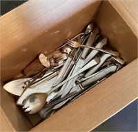 Box of silverplate flatware and steak knives