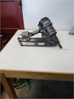 2.  SENCO FRAMEPRO 601 AIR NAILERS ONE FOR PARTS