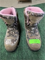 Itasca boots Size 9 women