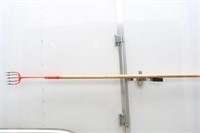 Whitefish Spear. 16' Handle, 5 tine