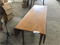 EARLY AMERICAN LONG DROP LEAF TABLE. 6’