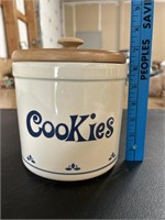 Roseville Pottery 2 qt. Cookie Jar