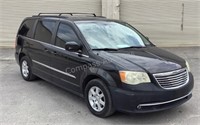2011 Chrysler Town & Country FWD