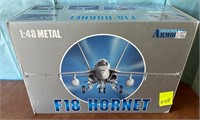 W - F18 HORNET IN BOX (E48)