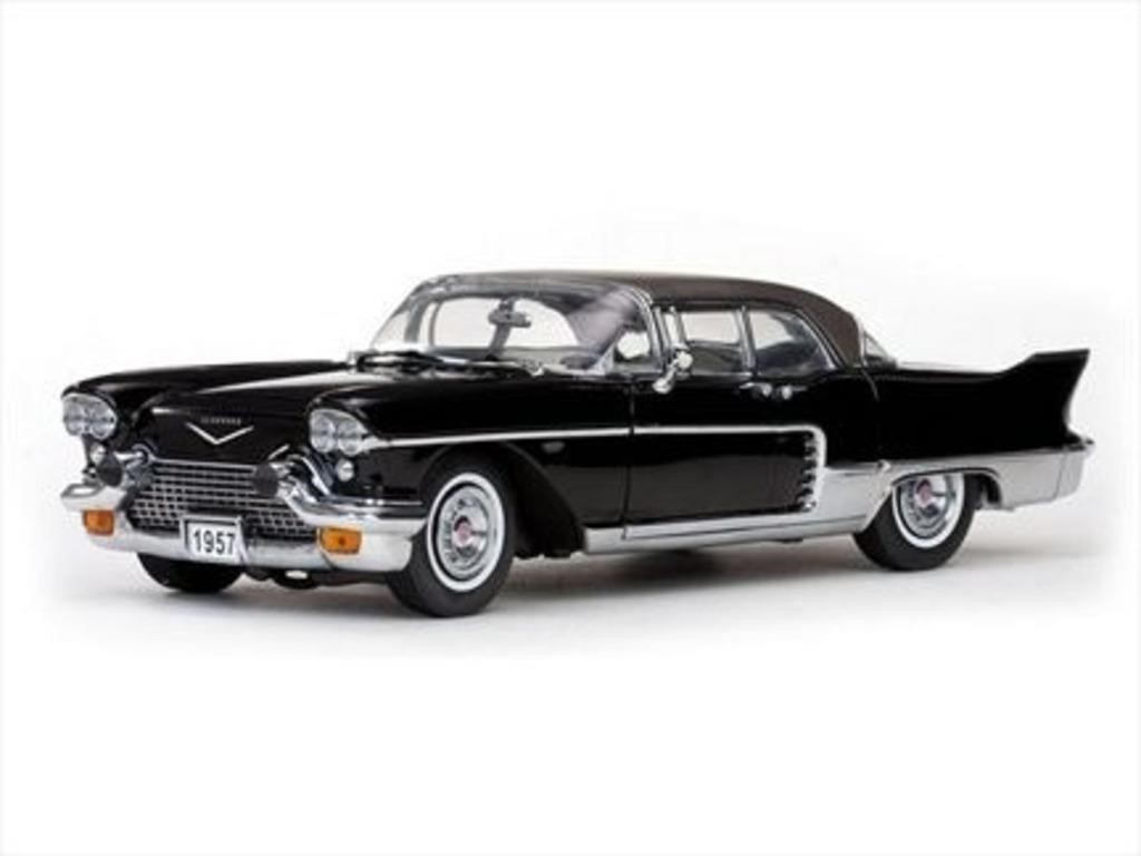 Cadillac Eldorado Brougham 1957 - Scale: 1:18