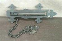 Box-Door Chain With Bolt