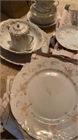 Group of Hutschenreuther Porcelain, 30+ pieces,