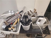 Utensels, Knives, Serving ware, Mixer, Tongs,