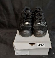 Air force 1 size 9.5 (black)