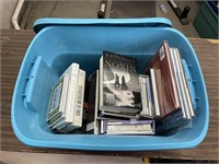 TOTE WITH BOOKS