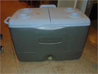 Rubbermaid Cooler