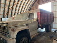 1975 Chevy C 60 Grain truck