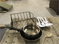 Kitchen/utensil lot
