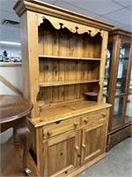 ETHAN ALLEN PINE CHINA HUTCH / CABINET