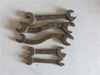 Unique wrenches