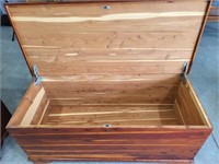 Ceader chest