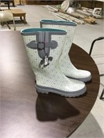 Women’s rubber boot size 9