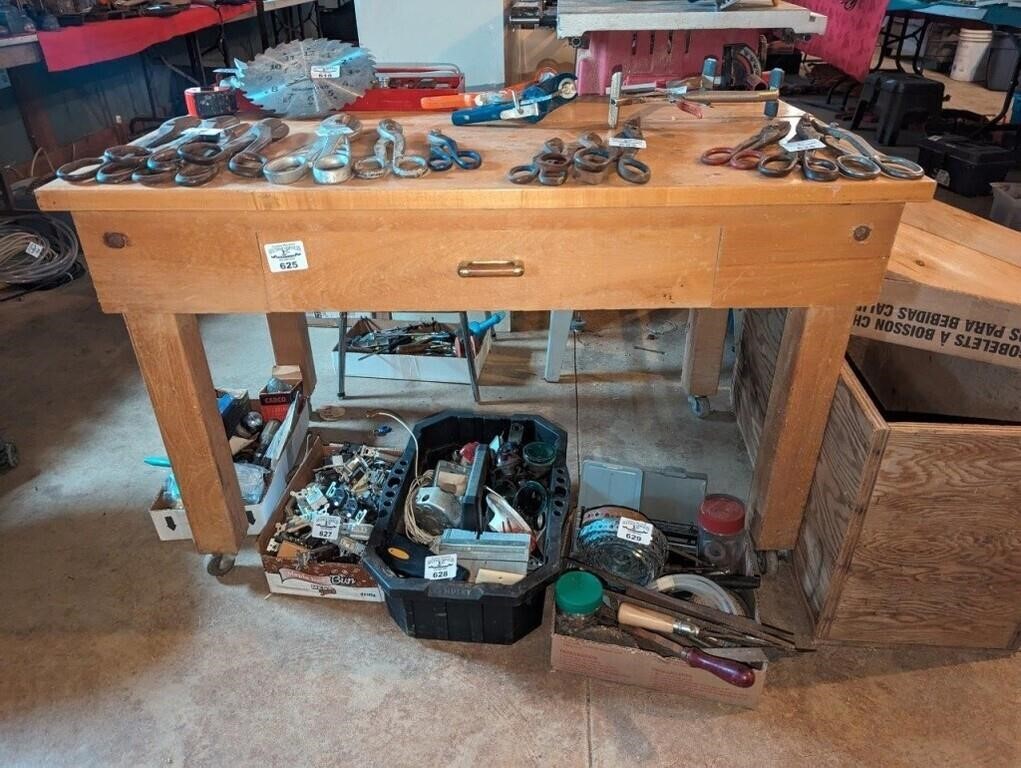 Single drawer work bench on wheels