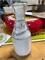 Elwood’s City Creamery, Quart bottle