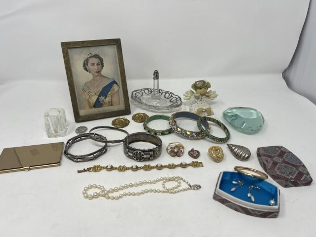 Grouping of Vintage Jewelry & Related with 1920