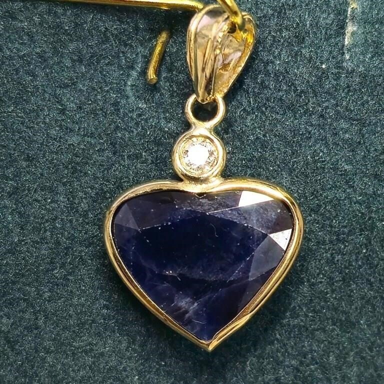 $2500 14K 1.37g  Sapphire (5.25ct) Pendant