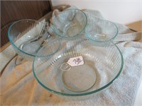PYREX SCULPTED NEST OF BOWLS - NEVER USED - 11",