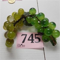 MID CENTURY GRAPE BUNCHES 7 IN