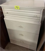 4-drawer chest of drawers