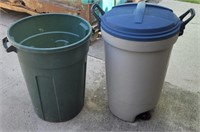 Trash cans. 32gal. One with lid and wheels