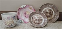 China lot of 2 transferware plates, 1 floral