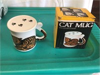 CAT MUG IN BOX