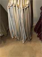 8 pairs of men's pants. Sz.w42 L 29 & 30"
