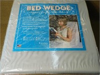 BED WEDGE