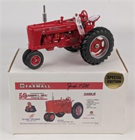 1/16 Scale Models Farmall Super MD Tractor