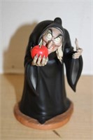 WALT DISNEY "TAKE THE APPLE, DEARIE" FIGURINE