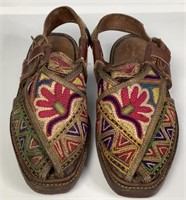 Embroidered Peshawari Chappal Sandals