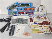 Vtg HO scale train station collection plus extras